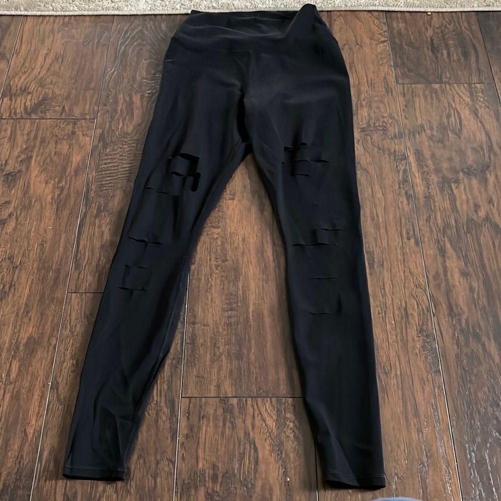 Alo high rise leggings size‎ S custom made to show some skin ;) sexy look